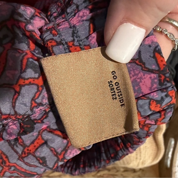 Nike Women's NRG ACG Printed Shorts Size Large EUC Athleisure Geometric - Picture 5 of 5